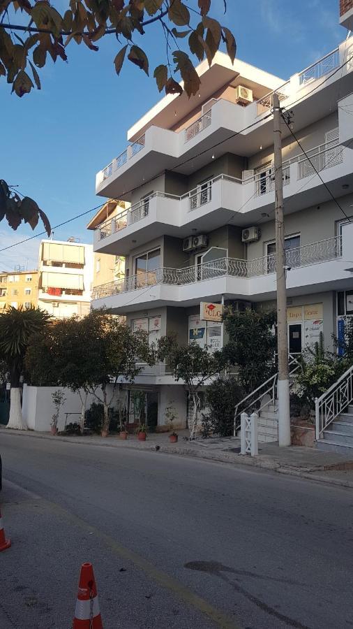 Aralis Rooms Sarandë エクステリア 写真