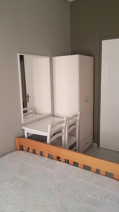 Aralis Rooms Sarandë エクステリア 写真