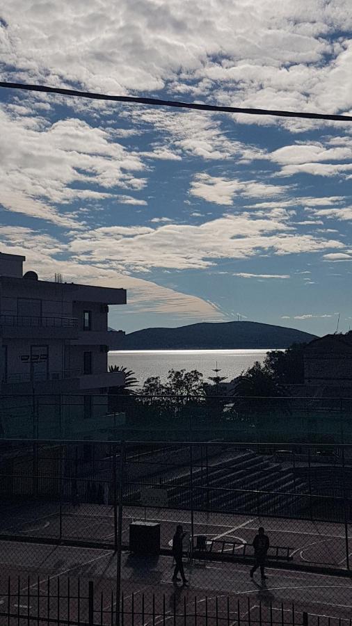 Aralis Rooms Sarandë エクステリア 写真