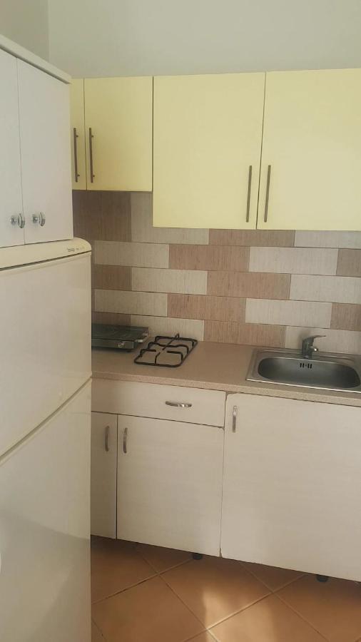 Aralis Rooms Sarandë エクステリア 写真